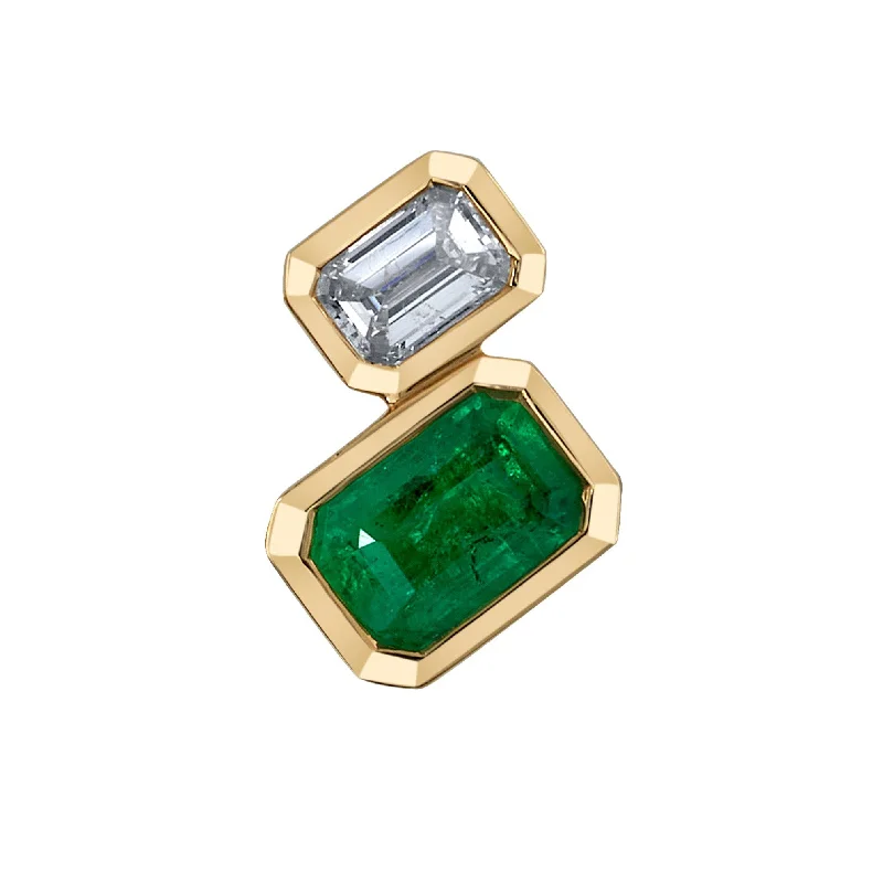 Women’s princess cut engagement ring-Emerald Diamond Baguette Stud