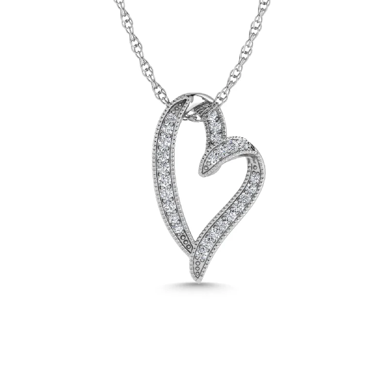 Women’s chunky chain necklace-Diamond 1/6 Ct.Tw. Heart Pendant in 10K White Gold