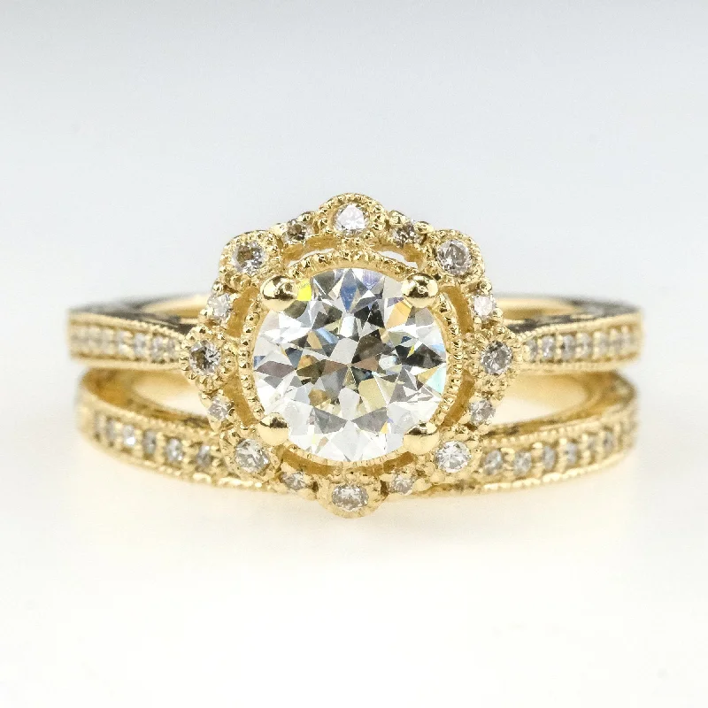 Women’s gold engagement ring-GIA 0.93ct VS2/H Round Diamond Halo Accented Bridal Set in 14K Yellow Gold