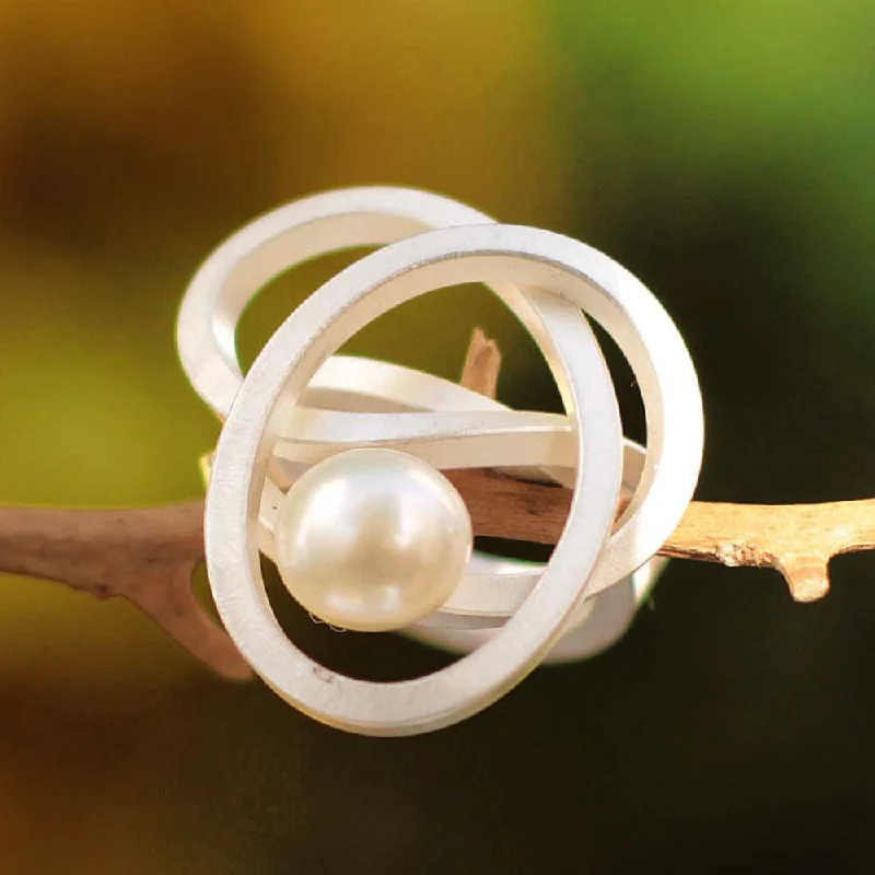 Women’s adjustable ring-Handmade Sterling Silver 'White Pearl Knot' Pearl Ring (8.5mm) (Peru)