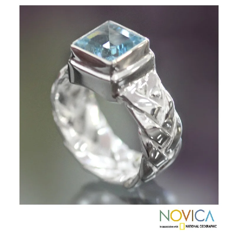 Women’s bold ring-Handmade Sterling Silver 'Light of Truth' Blue Topaz Solitaire Ring (Indonesia)