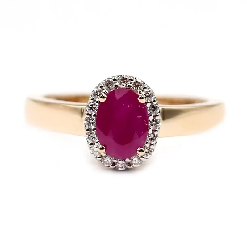 Women’s princess-cut ring-14Kt Yellow Gold Ruby and White Diamond Ring